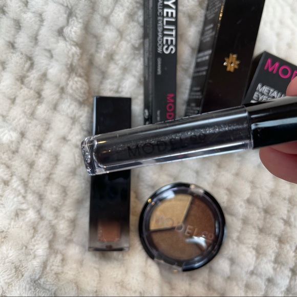 🌸5 for $25 Mixed Eyeshadow Bundle - Picture 3 of 7